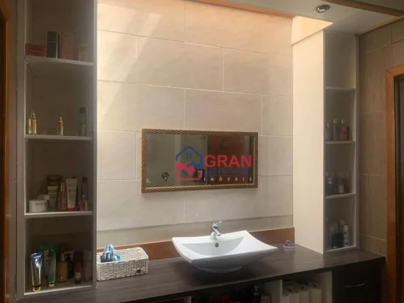 Imagem Alugo em condomínio fechado