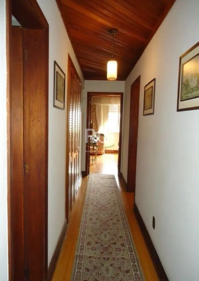 Imagem Cobertura para Venda - 255.99m², 5 dormitórios, sendo 1 suites, 2 vagas - Menino Deus