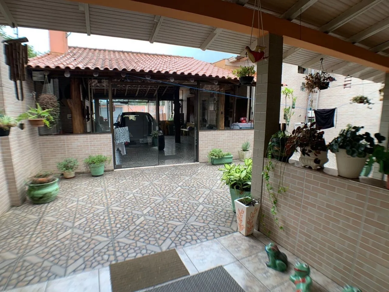 Imagem Casa para Venda - 318m², 3 dormitórios, Piscina, Bairro Guarujá