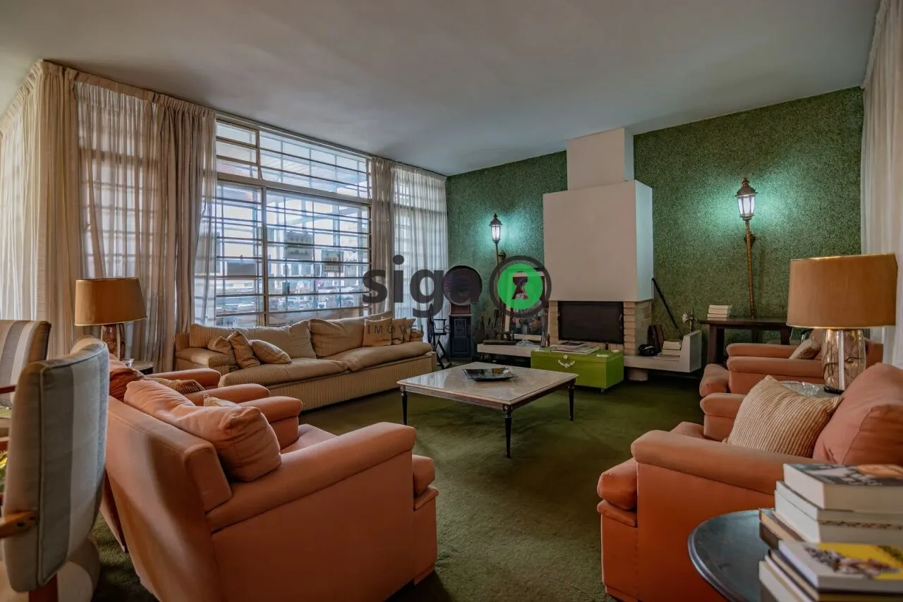 Imagem Casa a venda no Planalto Paulista, com 3 quartos e 6 vagas de garagem.