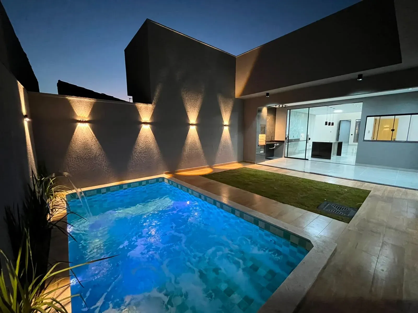 Foto do imóvel Casa com 3 Quartos à Venda, 164 m² em Parque João Braz - Cidade Industrial - Goiânia