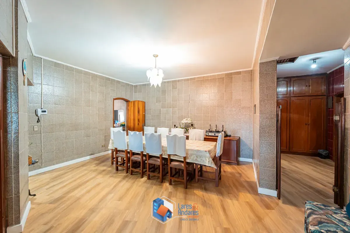 Imagem Casa para venda em Cidade Domitila com 3 quartos, sendo 1 suíte, 473m²