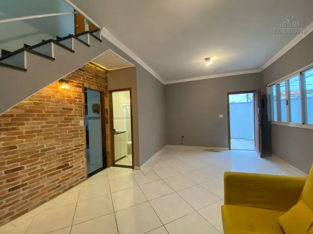 Imagem Vende-se esse Maravilhoso Sobrado com 3 Dormitórios - Bairro Boqueirão