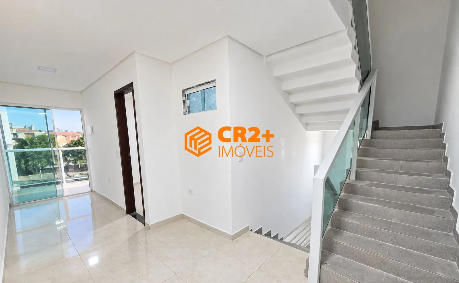Imagem SOBRADO TRIPLEX À VENDA EM TAMANDARÉ - 4 SUÍTES, PISCINA E 1 VAGA