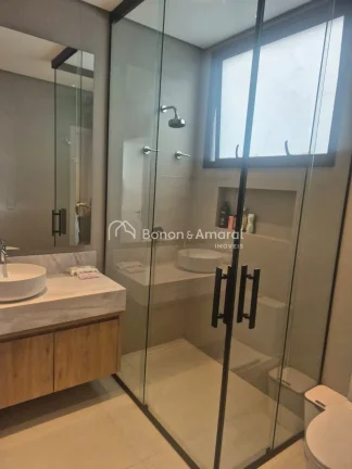 Imagem Sobrado de alto padrão com 361 m² no Condomínio Santorini, em localização privilegiada e com fu...