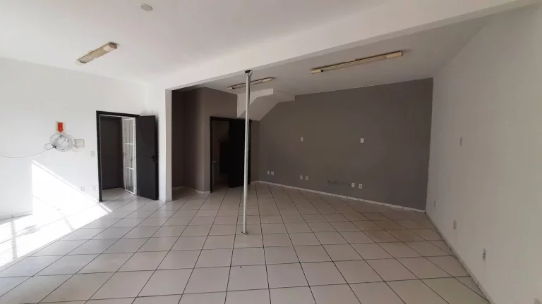 Imagem Alugo sala comercial bairro Floresta proximo a tudo