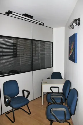Imagem Sala Comercial 36 m² 200 metros do Metro Se Toda Mobiliada