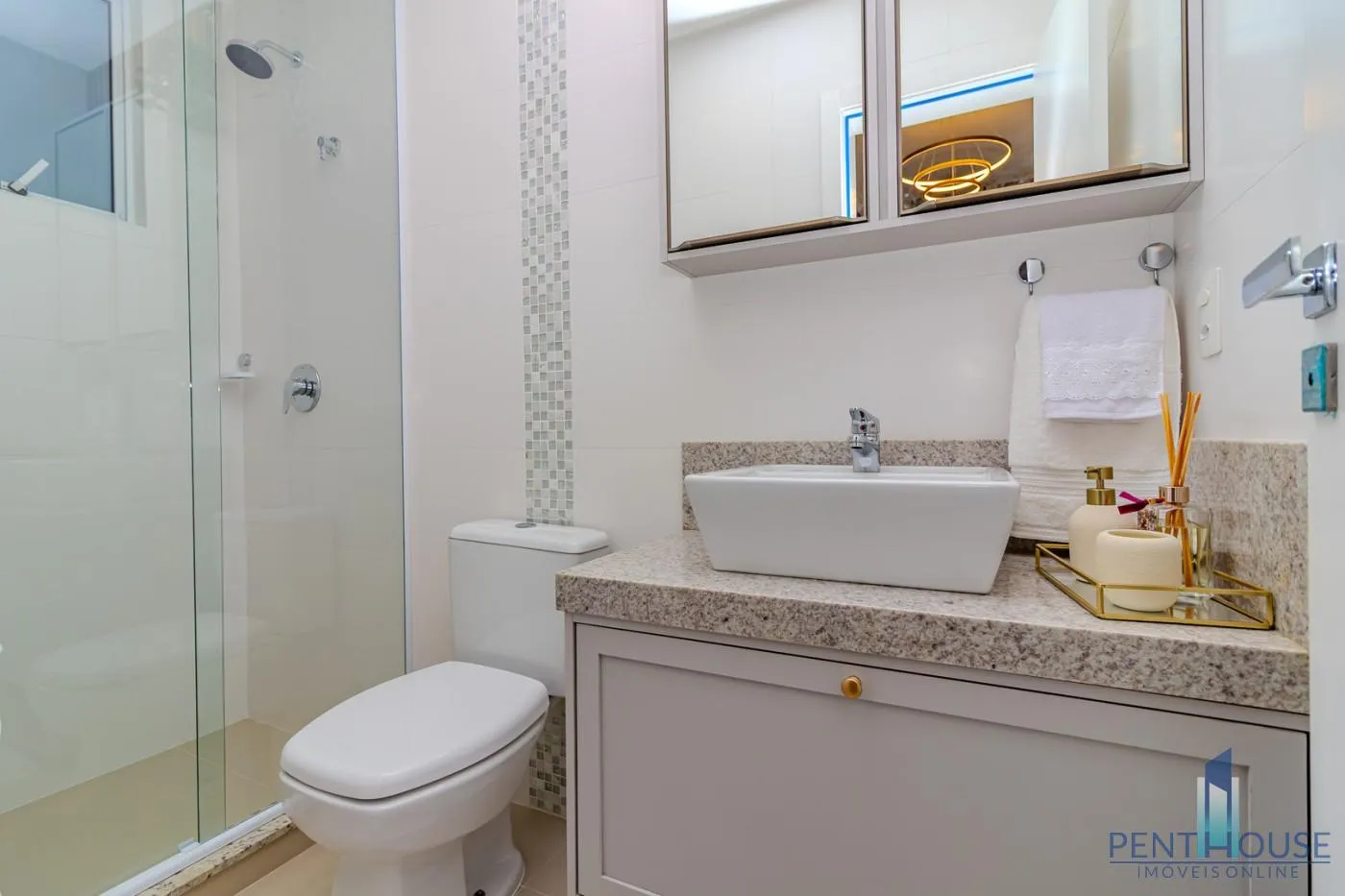 Imagem Apartamento Zona Central para Venda em Balneário Camboriú, CENTRO, 3 dormitórios, 1 suíte, 2 banheiros, 2 vagas