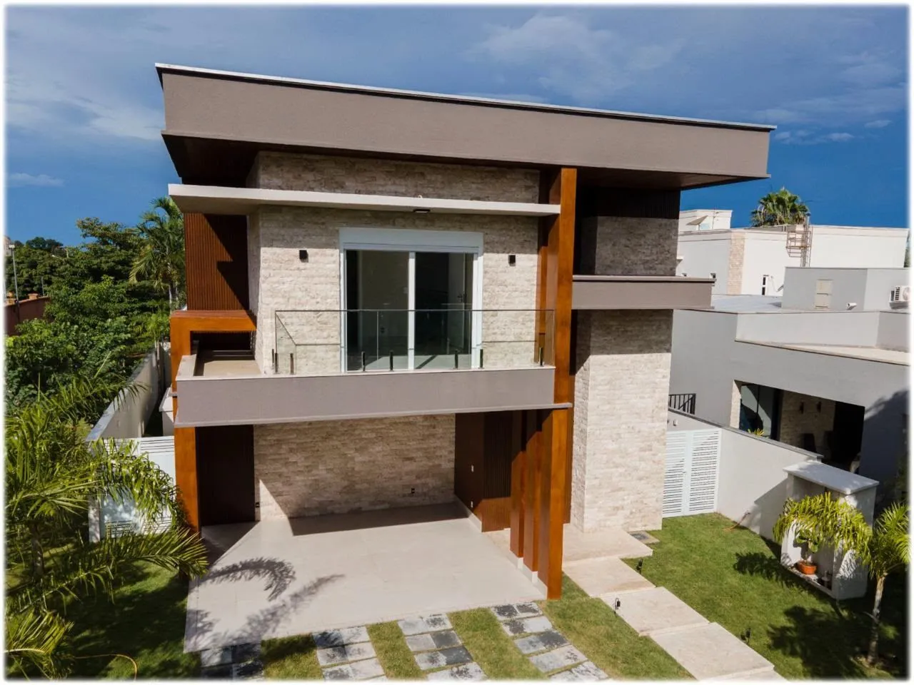Foto do imóvel Sobrado 4 Suites Condomínio Alphaville 2 Bairro Jardim Itália em Alameda Mato Grosso