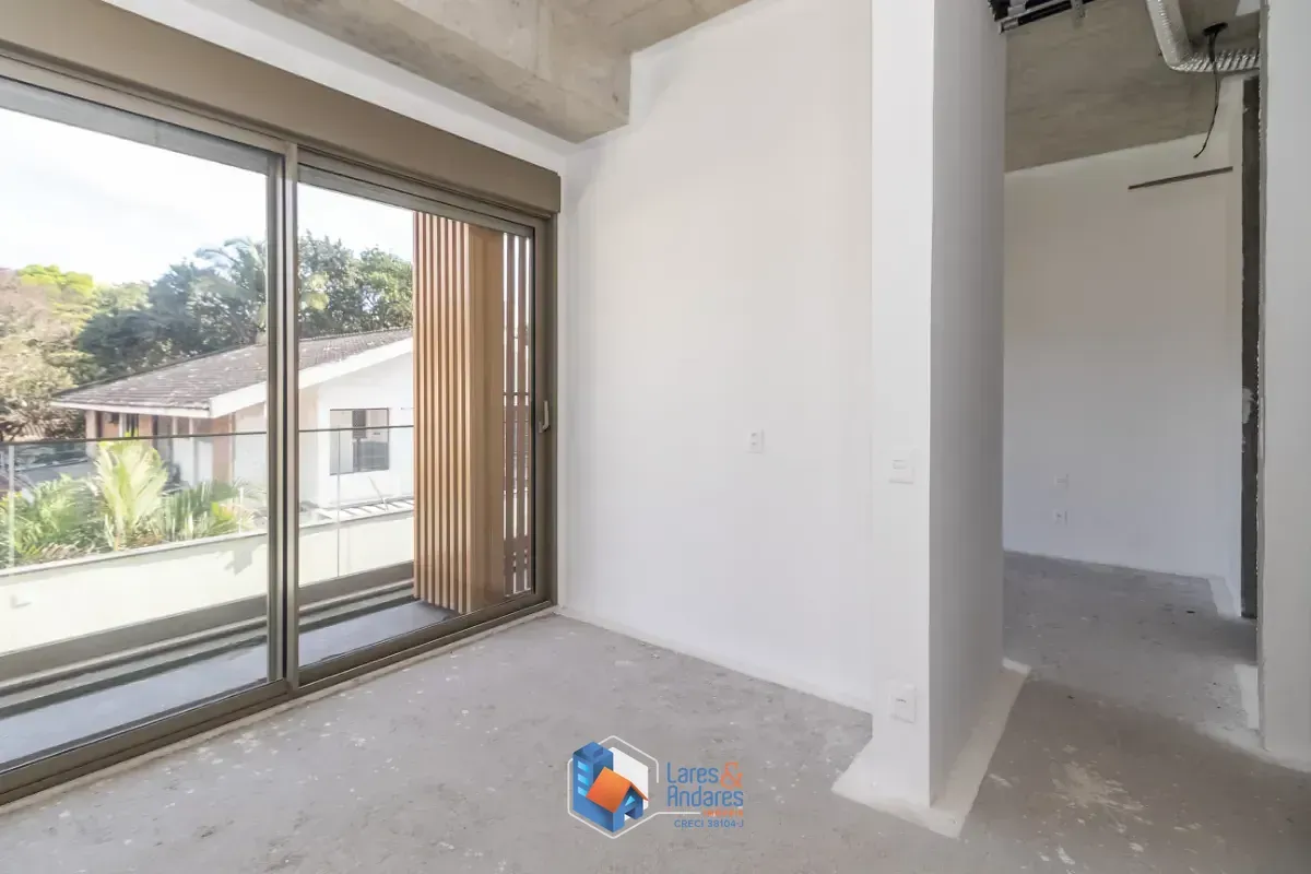 Imagem Casa no condomínio CONDOMÍNIO KINÁ ALTO DE PINHEIROS para venda com 4 quartos, sendo 4 suítes, 584m²