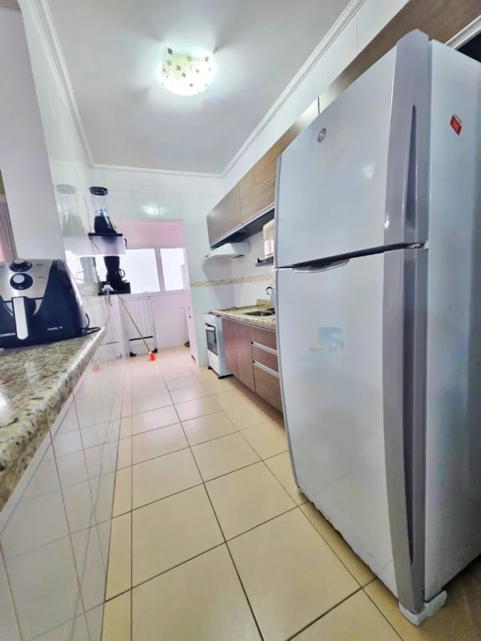 Imagem A VENDA SOFISTICAÇÃO E CONFORTO FRENTE AO MAR COM 90m² | 2 Dormitórios | 2 VAGAS DE GARAGEM COBERTAS + VARANDA GOURMET EQUIPADA.
