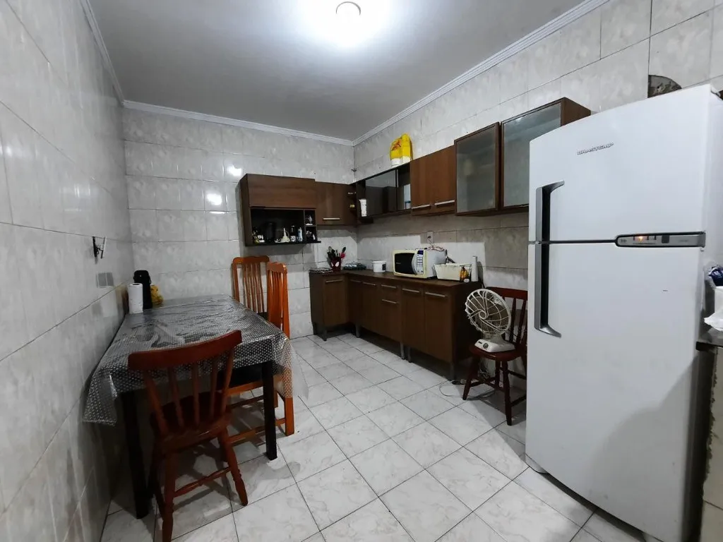 Imagem Casa para locação em Santo André-SP: 3 quartos, 1 suíte, 3 banheiros, 4 vagas de garagem, Jardim Silvana - 100m².