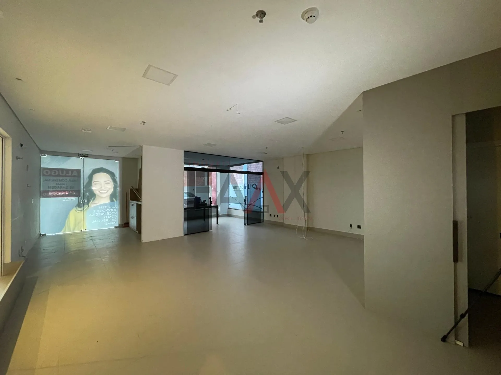 Imagem Sala Comercial Ampla no Térreo  Cidade dos Lagos.