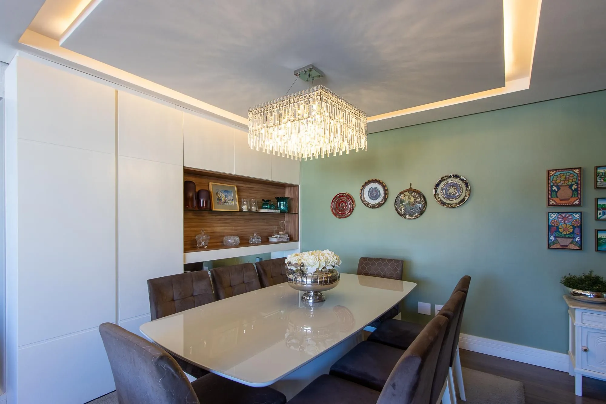 Imagem Excelente apartamento de 3 dormitórios, 1 suíte e 2 vagas no bairro Tristeza.
