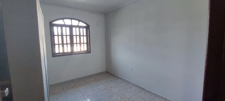 Imagem Casa 03 quartos, semi mobiliada, amplo espaço de terreno, Santa Rita, Campo Largo/PR