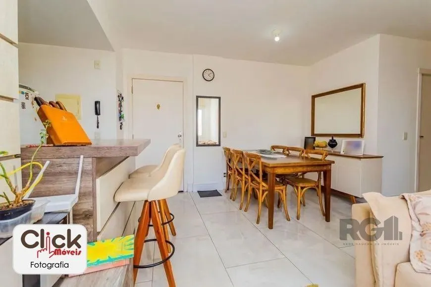 Imagem Apartamento 3 dormitórios, sendo 1 suíte, 66 m² de área privativa e 1 vaga(s) de garagem. Localizado na Rua/Av. Dom Claudio Jose Goncalves Ponce De Leao, no bairro Vila Ipiranga em Porto Alegre.