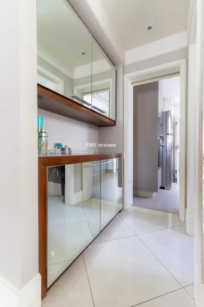 Imagem Apartamento à venda em Moema, com 3 suítes, 2 salas, 5 banheiros, 3 vagas de garagem, 124m².
