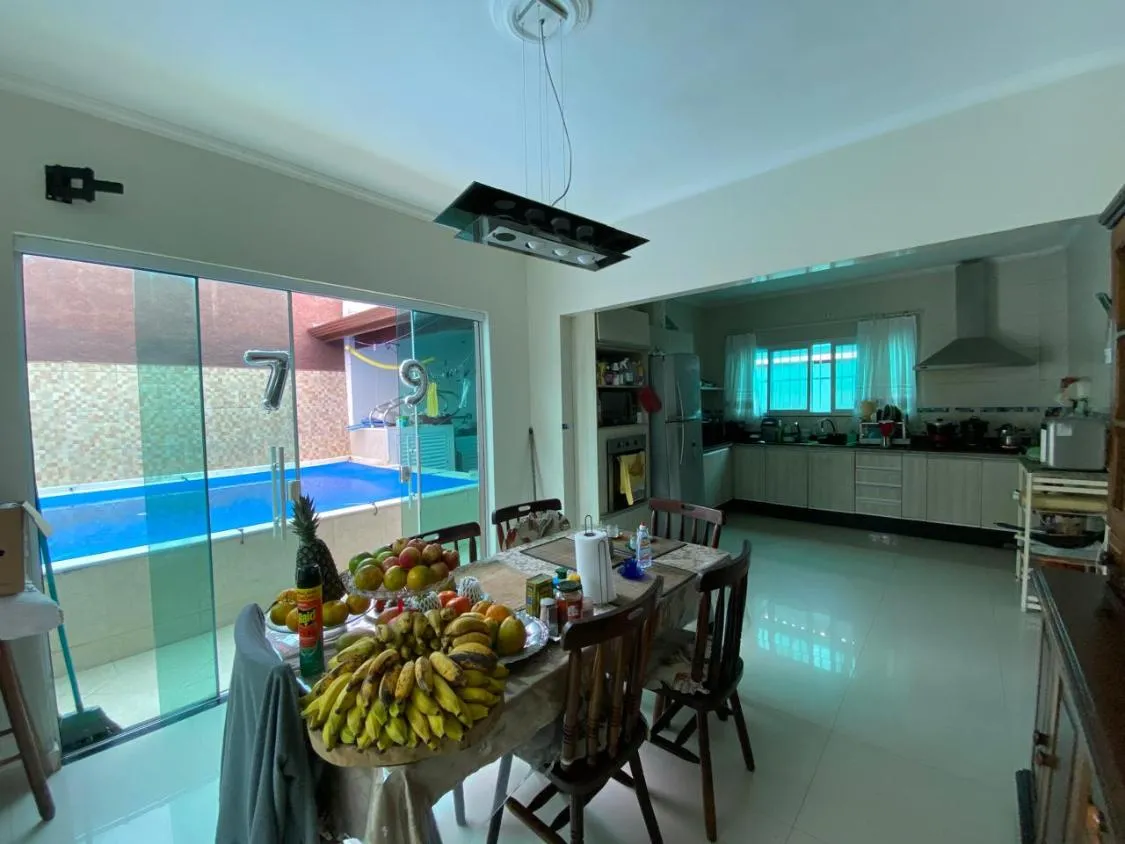 Imagem CASA DE ALTO PADRÃO COM 04 DORMITÓRIOS, PISCINA AQUECIDA E ACEITA FINANCIAMENTO BANCÁRIO LADO PRAIA EM ITANHAÉM