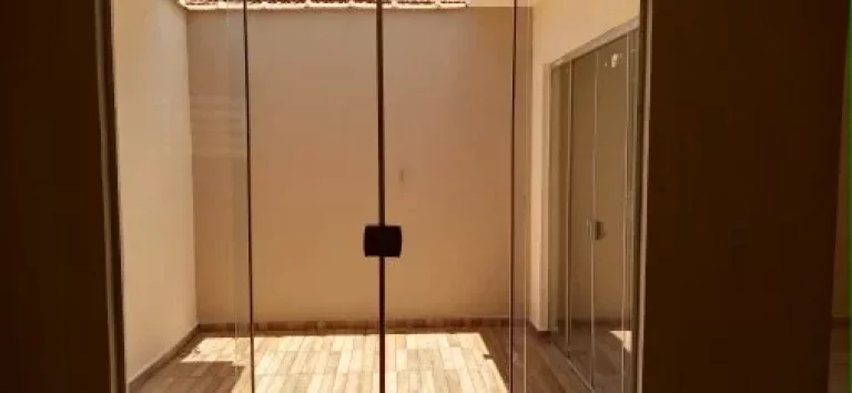 Imagem Casa 3 dormitórios, sendo uma suíte locação para comercial e ou residencial