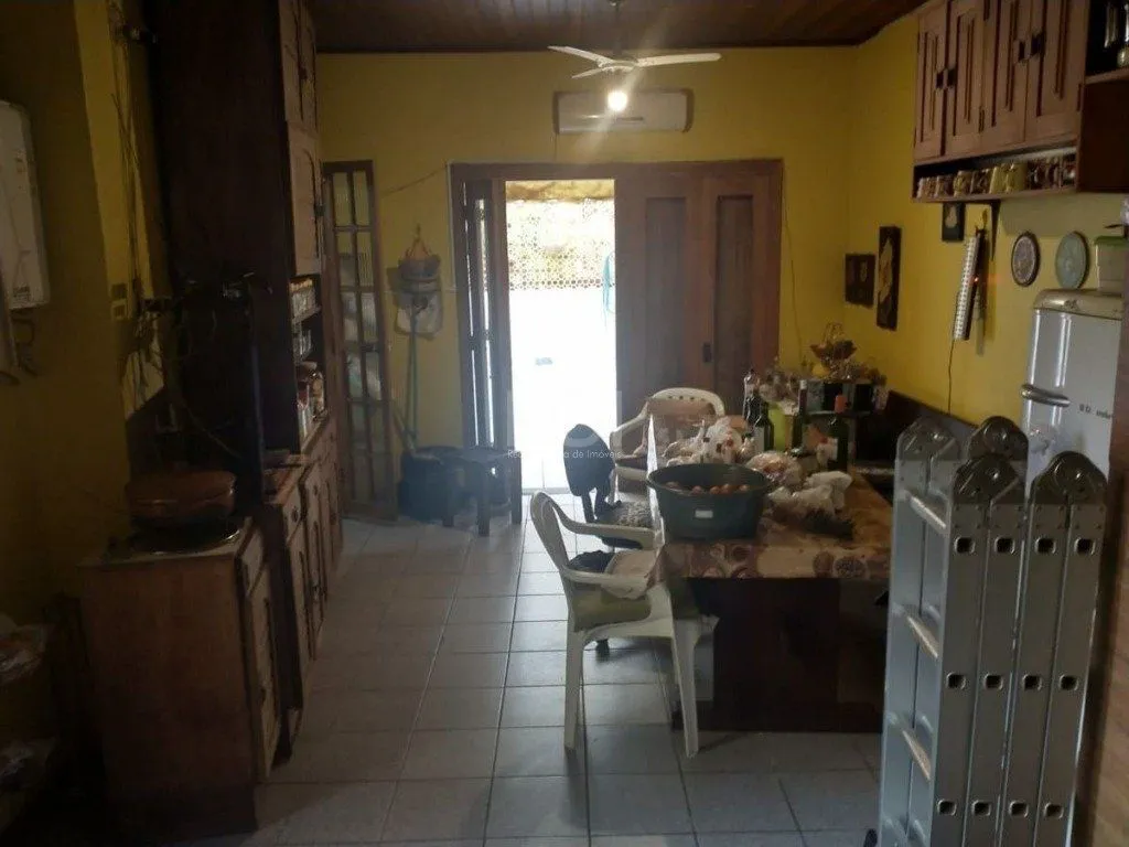 Imagem Casa para Venda - 220m², 3 dormitórios, 4 vagas - Teresópolis
