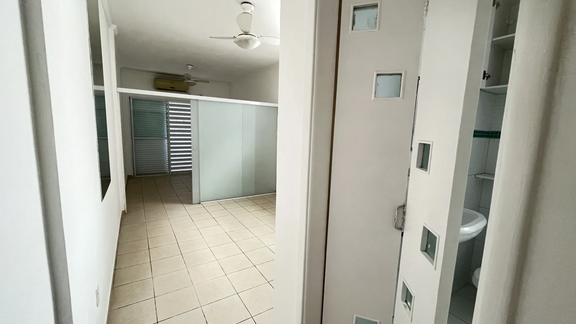 Imagem Apartamento com 1 Quarto à Venda ou Locação, 48 m² em Gonzaga - Santos