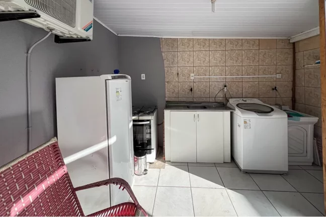 Imagem Casa para venda no bairro Guajuviras em Canoas