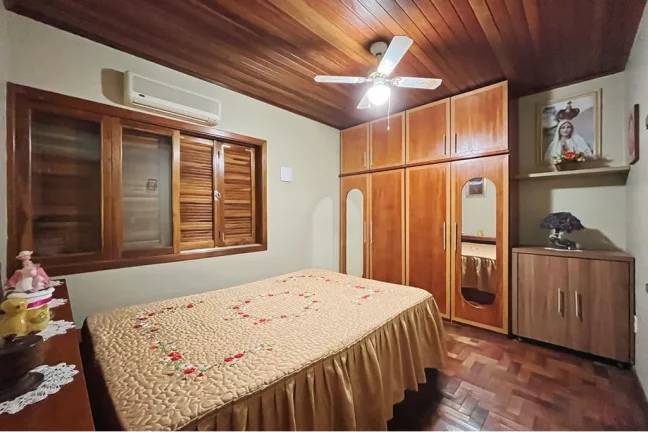 Imagem Casa para venda no bairro Vila Nova em Porto Alegre