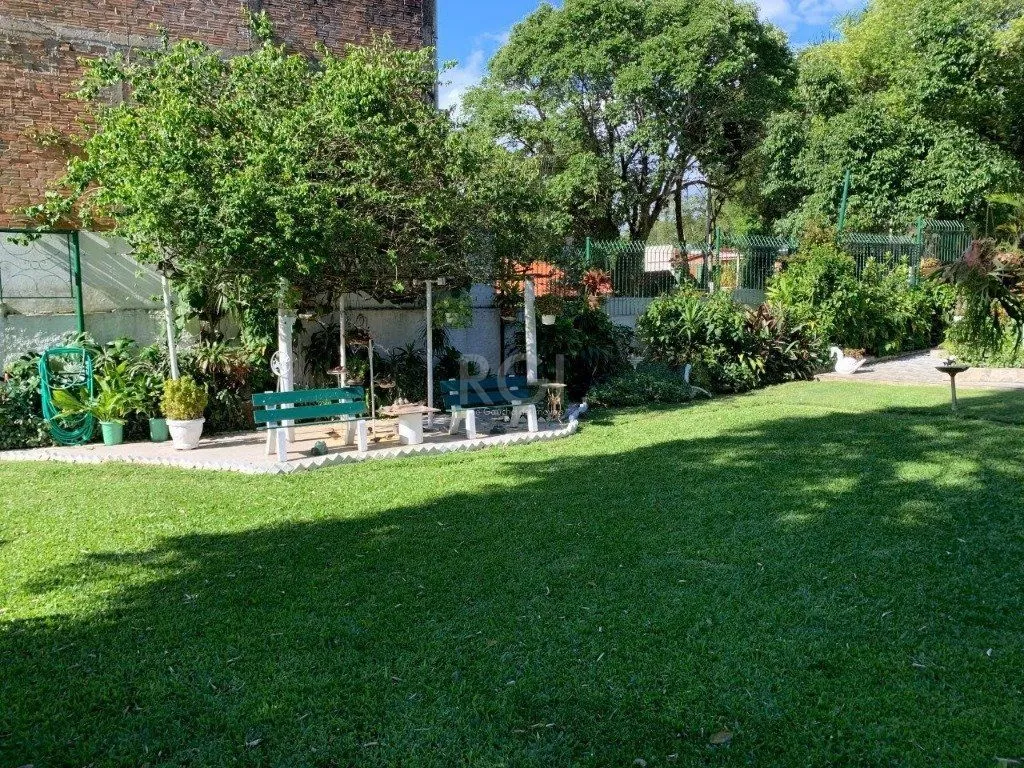 Imagem Sítio para Venda - 2000m², 3 dormitórios, 2 vagas - Ponta Grossa