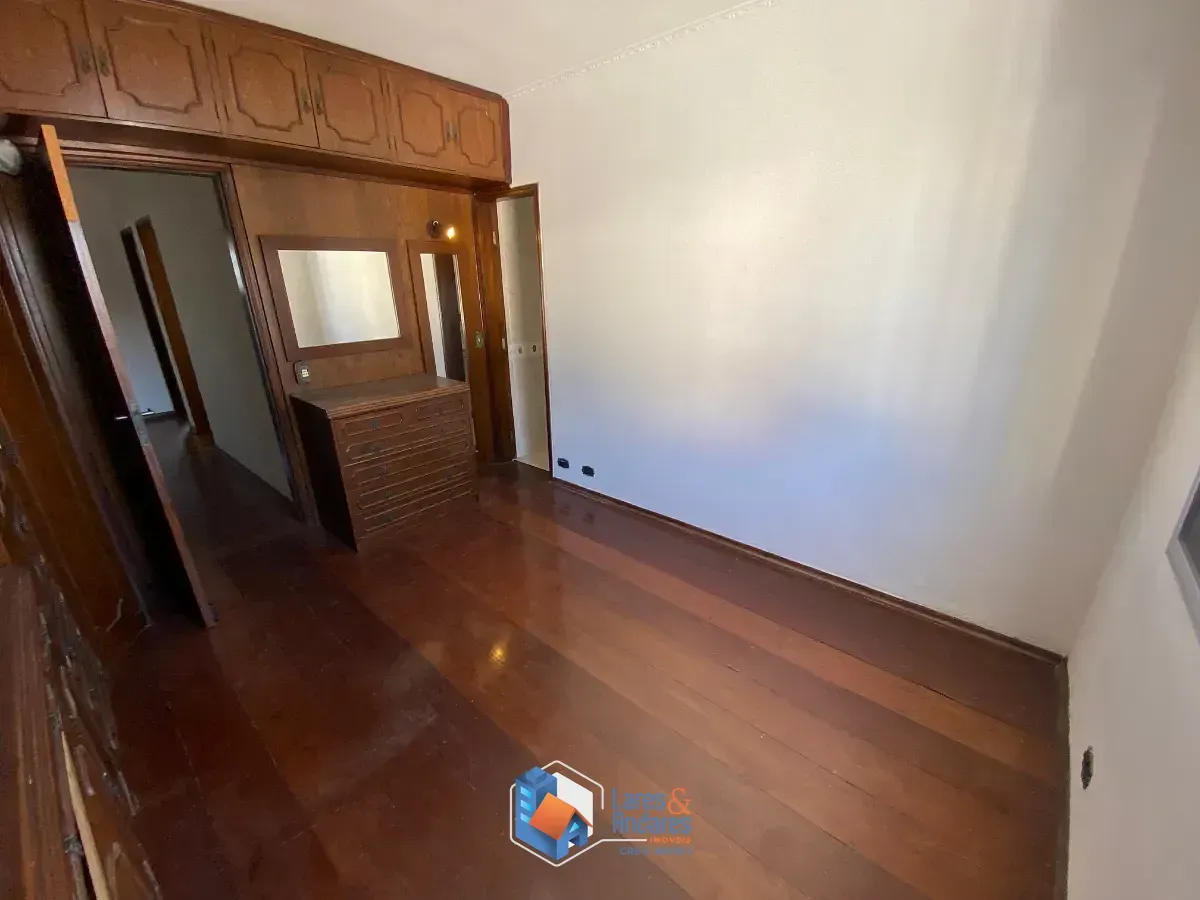 Imagem Sobrado para venda em Vila Babilônia com 4 quartos, sendo 1 suíte, 135m²