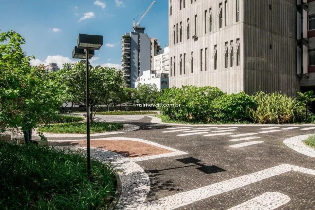 Imagem Conjunto comercial com 941m² na Av. Pres. Juscelino Kubitschek