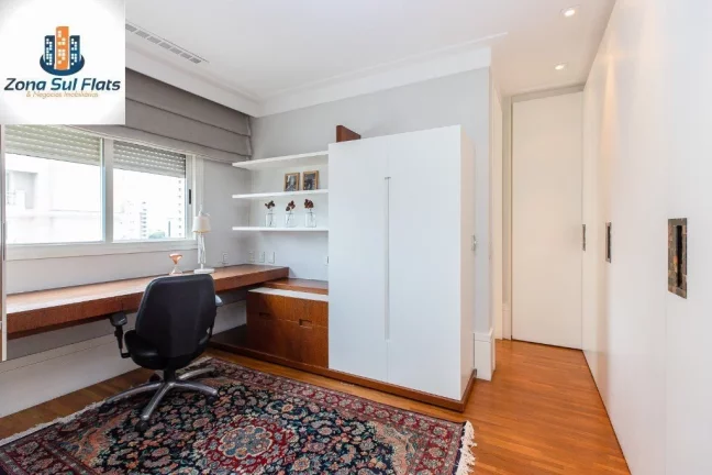 Imagem Apartamento Alto Padrão à Venda Em Moema Com 4 Suítes e 5 Vagas