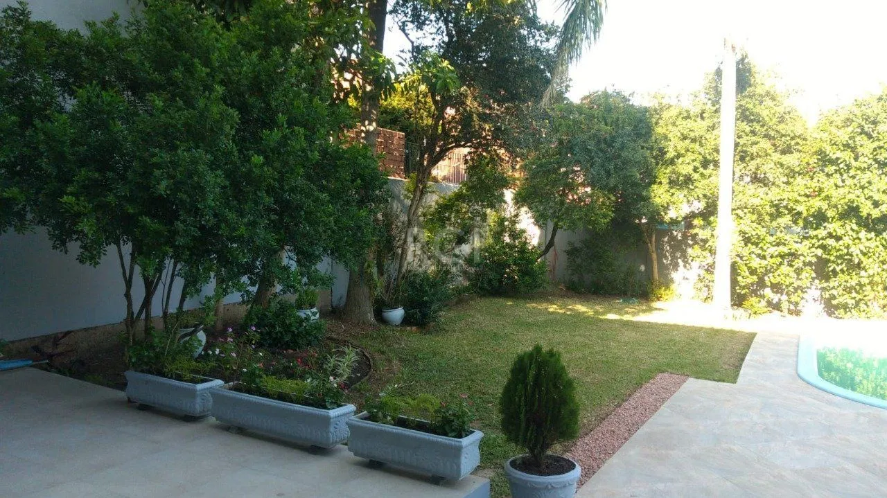 Imagem Casa para Venda - 204.81m², 4 dormitórios, sendo 1 suites, 2 vagas - Cristal