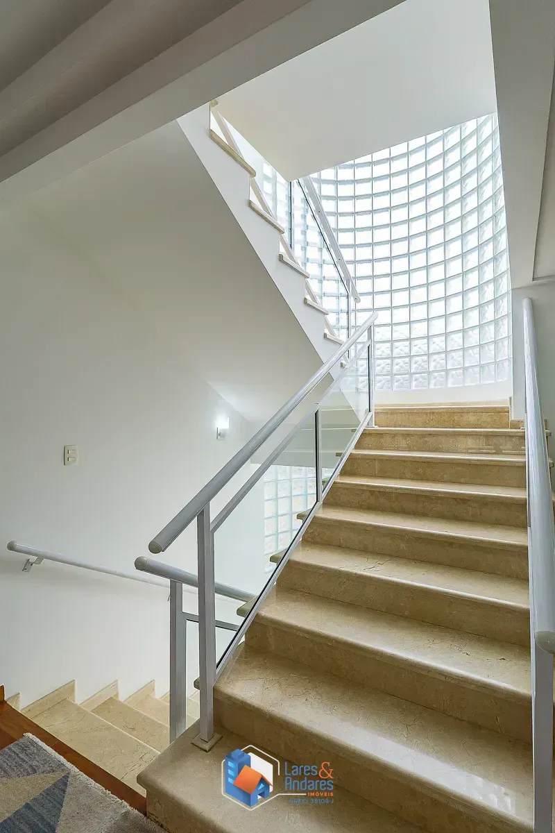 Imagem Casa em condomínio para venda em Planalto Paulista com 4 quartos, sendo 4 suítes, 390m²