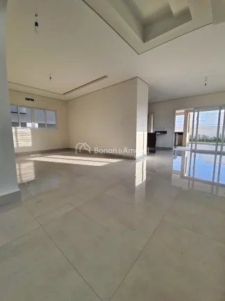 Imagem Excelente casa à venda em Condomínio Fechado, Swiss Park, Campinas.
Garagem 2 + 2
Hall Externo 
Ha...