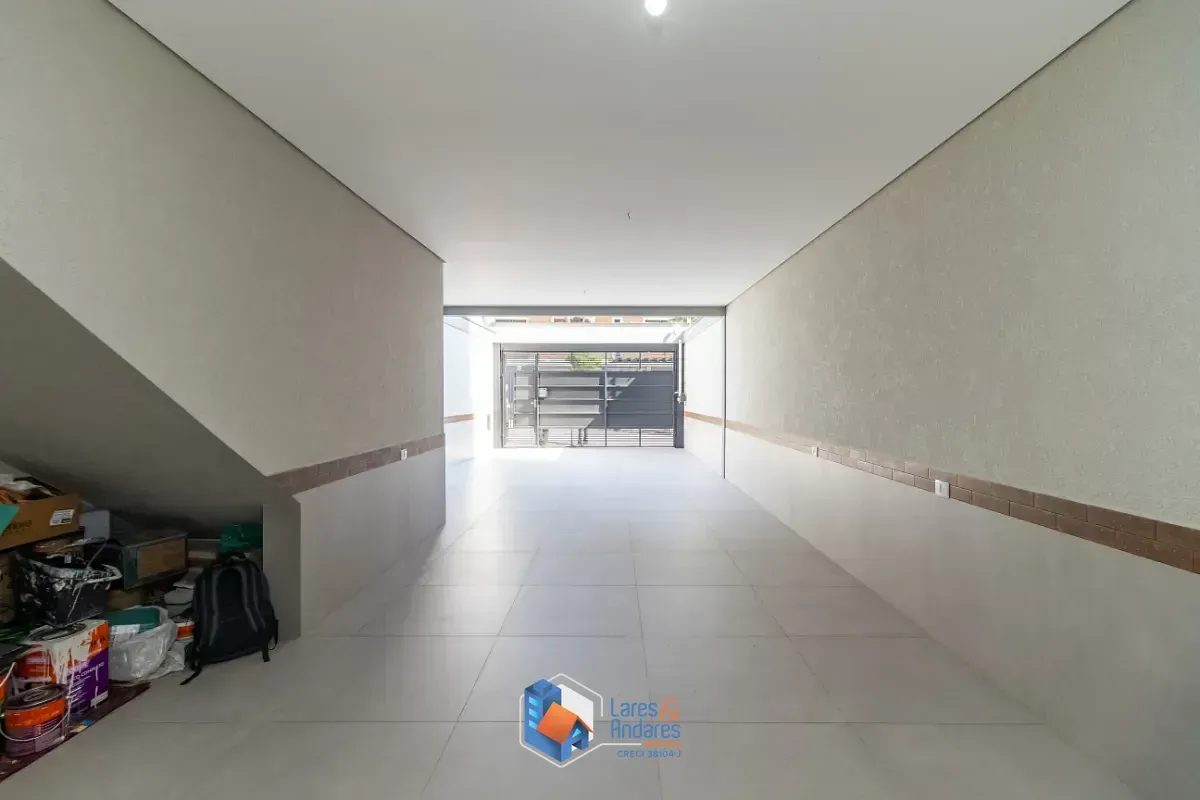 Imagem Sobrado para venda em Parque São Domingos com 3 quartos, sendo 3 suítes, 208m²