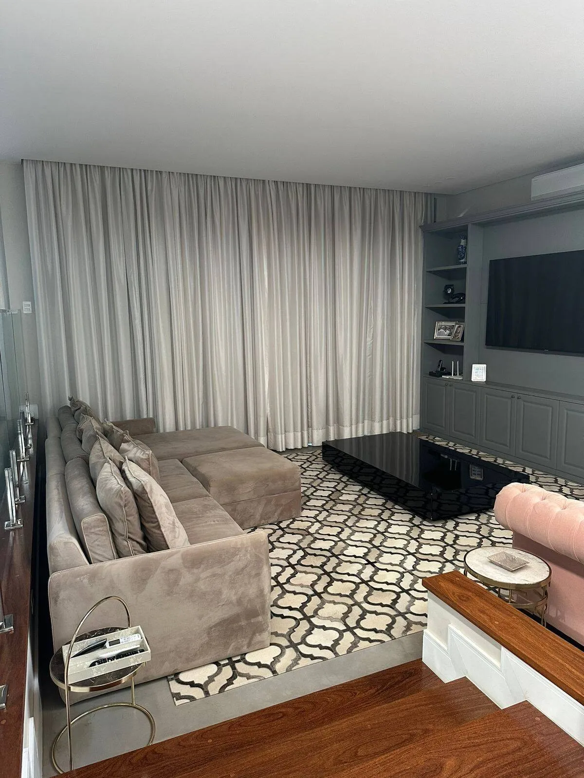 Imagem Sobrado de 403,80m² Localizado no Alphaville Residencial 2 em Barueri/SP!