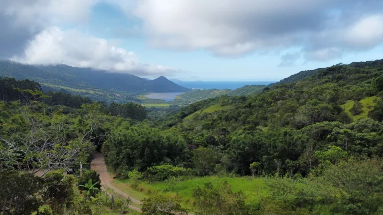 Imagem Terreno à Venda com Vista para o Mar e Lagoa do Macacu - 9,3 Hectares em Garopaba-SC!