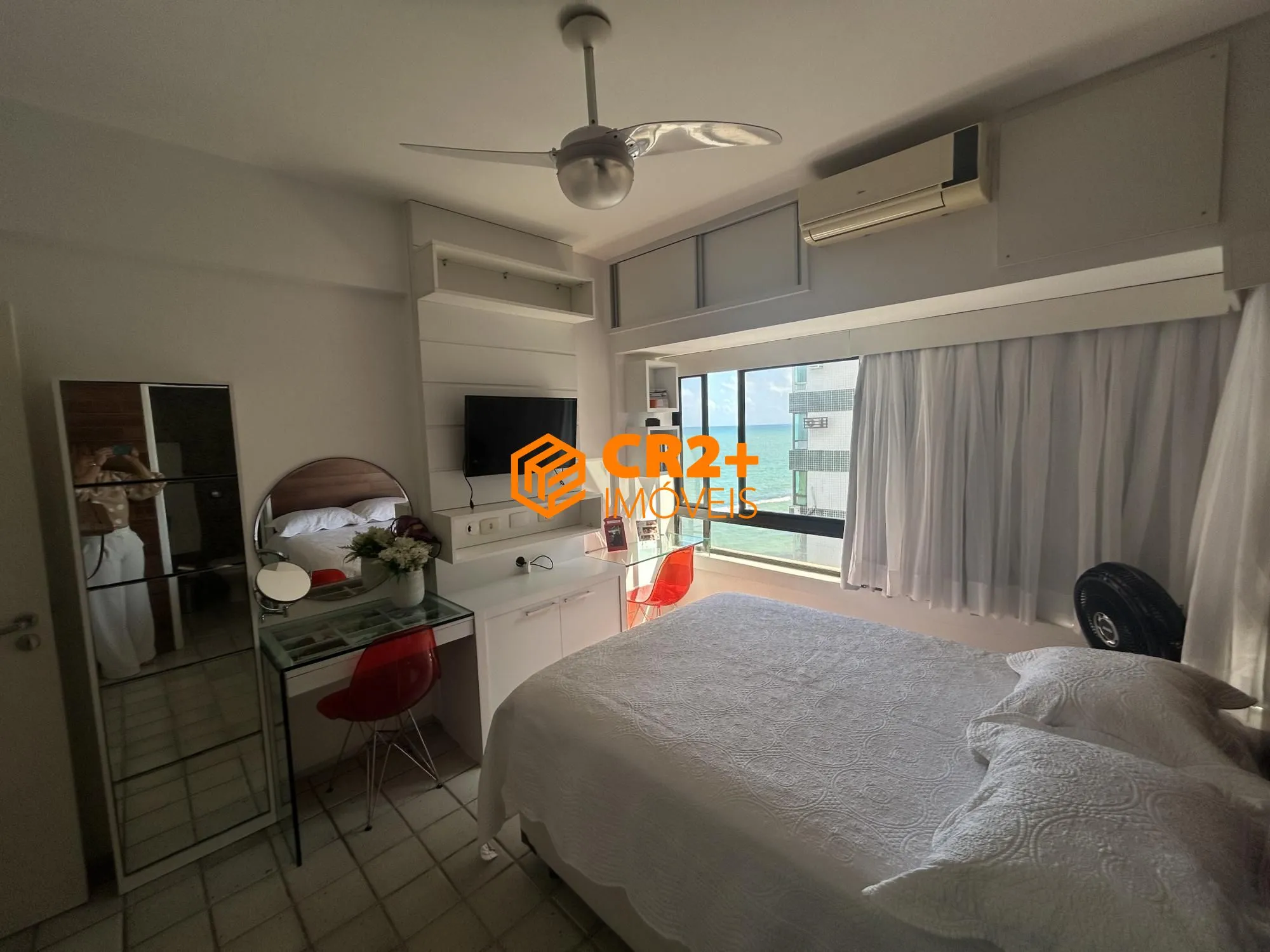 Imagem Vendo apartamento de luxo na av Boa Viagem - 200m2 - 4 quartos sendo 2 suítes e