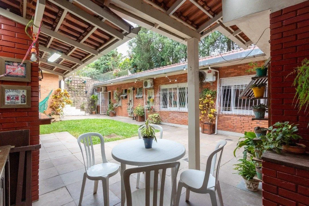 Imagem Casa para Venda - 300m², 4 dormitórios, sendo 2 suites, 4 vagas - Vila Assunção