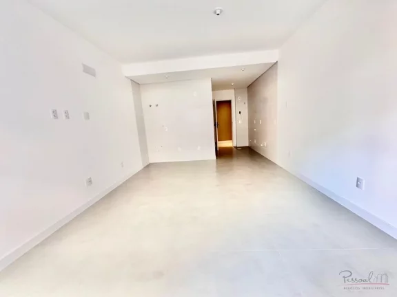 Imagem More com praticidade e estilo no coração de Florianópolis! Apresentamos este moderno estúdio rec...