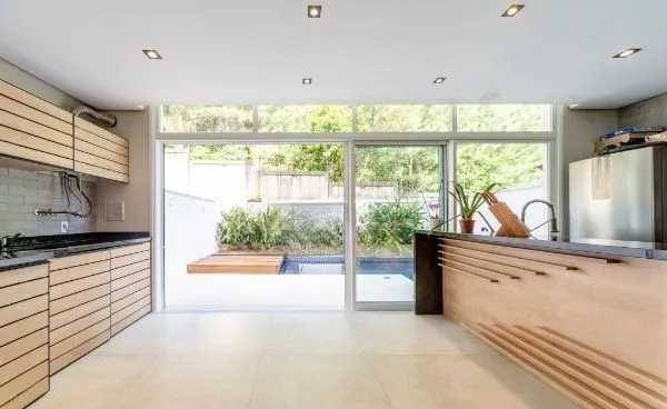 Imagem Uma casa linda dentro de um condomínio fechado, no Lagos de Nova Ipanema.
