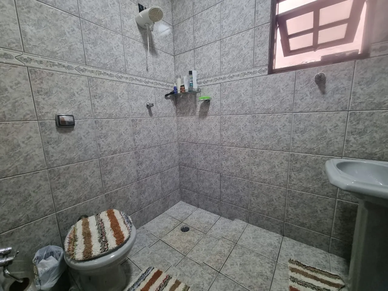 Imagem Casa à venda 5 Quartos, 1 Suite, 4 Vagas, 300M², Vila Santa Rita, Guaratinguetá - SP