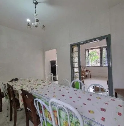 Imagem Casa de 4 dormitórios, 2 banheiros para venda pronta para morar no bairro Partenon em Porto Alegre/RS.