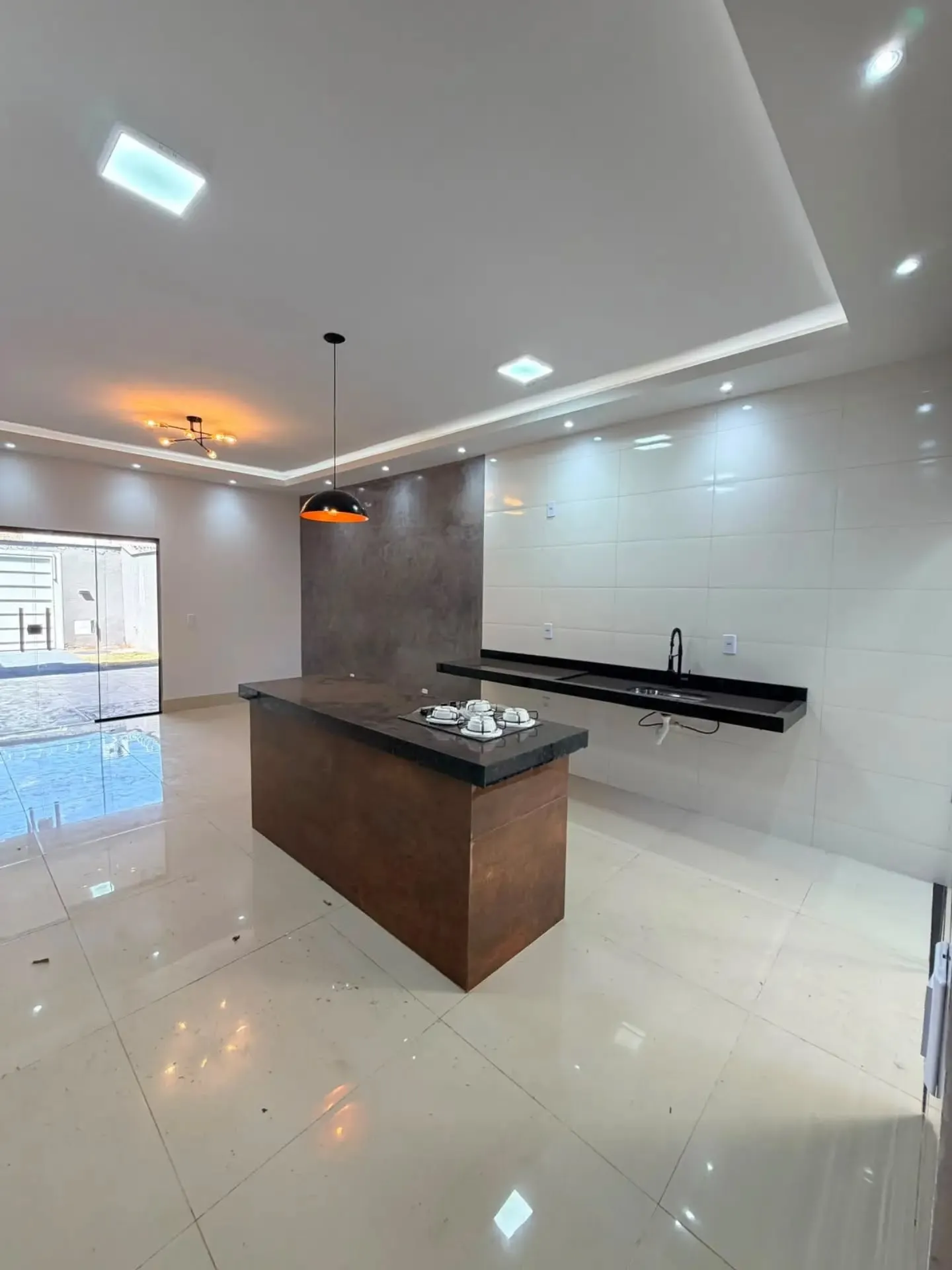 Imagem Casa 2/4 C Suite No Setor Barcelos Em Trindade