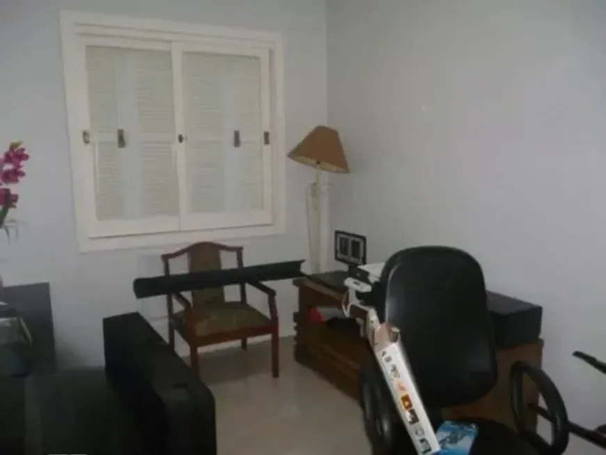 Imagem Casa térrea com 3 dormitórios, suíte e 3 vagas.