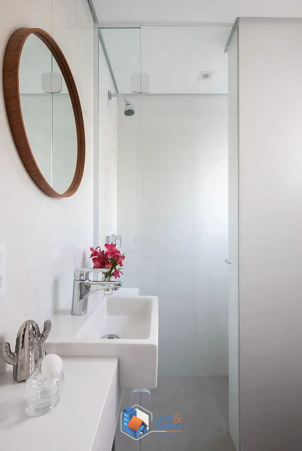 Imagem Apartamento para venda e locação em Itaim Bibi com 2 quartos, sendo 2 suítes, 62m²