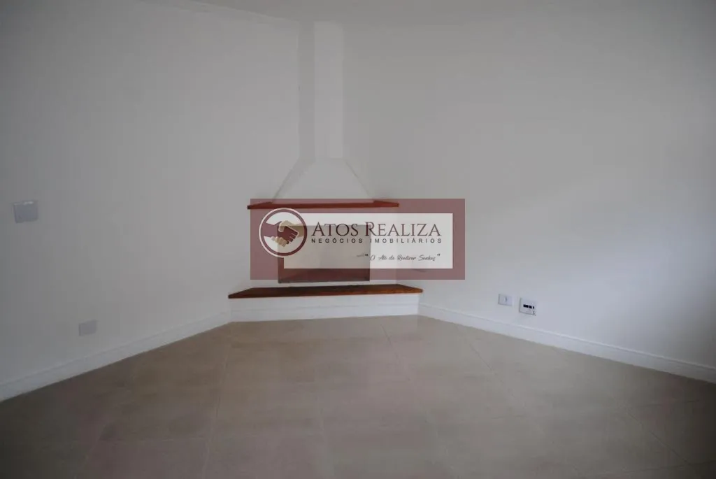 Imagem Vendo SUPER Oportunidades na vila Mariana. Casa 225m2, com 3 suítes, 6 Banheiros, 2 vagas, dependência de empregada, corredores nas laterais. OPORTUNIDADE.