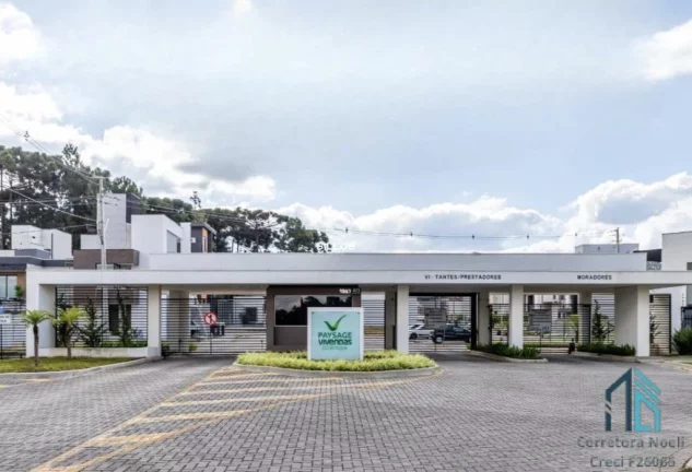 Imagem Casa em Condomínio, 03 quartos c/suíte, Ático c/área Gourmet, no Santa Cândida em Curitiba PR