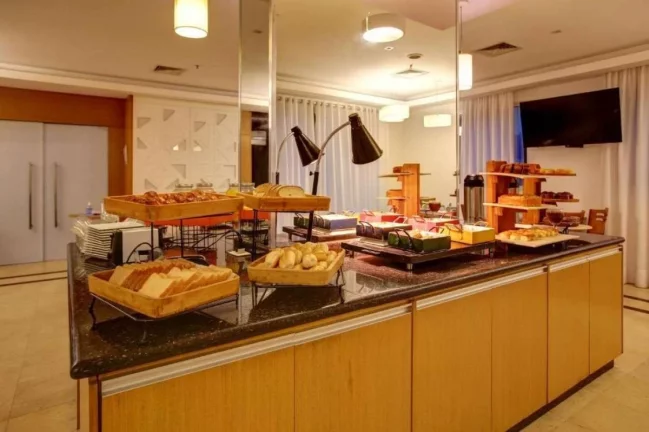 Imagem Flat disponível para venda no Quality Suites Oscar Freire em Pinheiros, com de 32m², 1 dormitório e 1 vaga