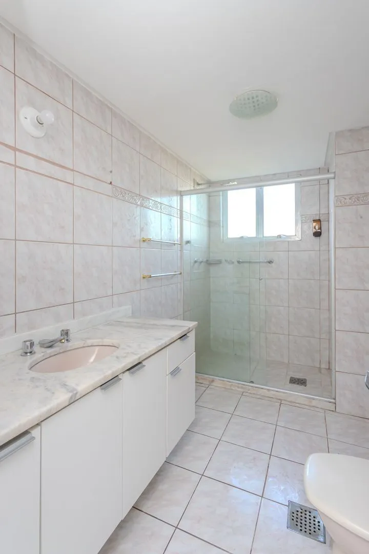 Imagem Apartamento no Moinhos de Vento de 3 dormitórios vaga e infra DESOCUPADO